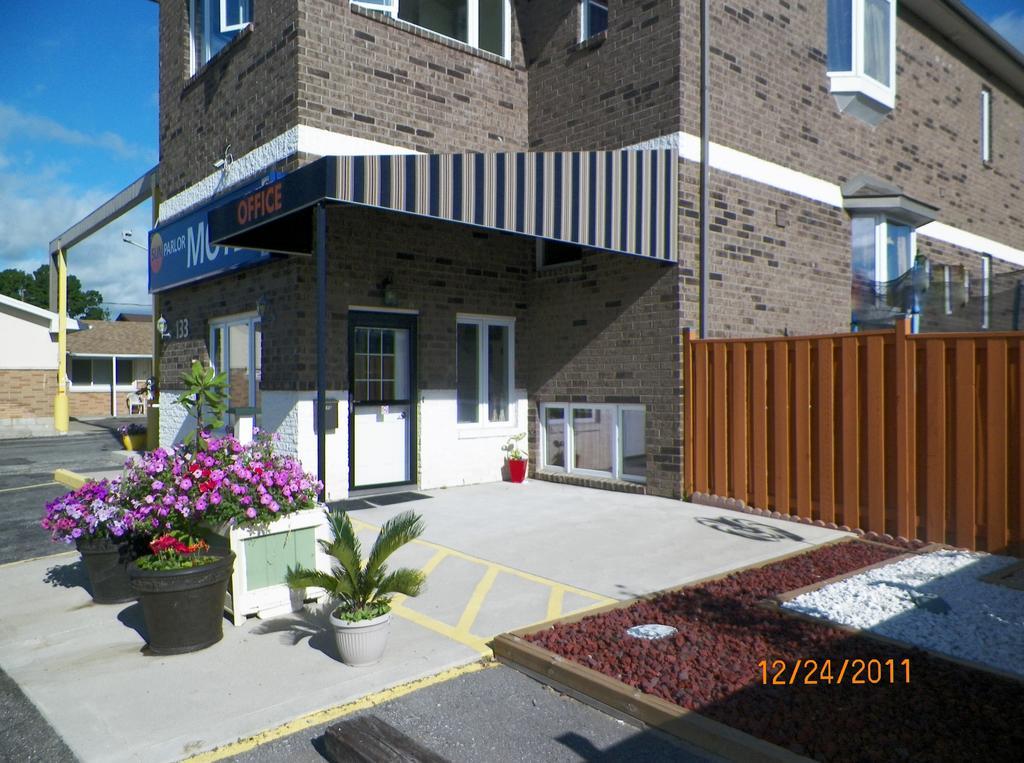 Sunparlor Motel เลมมิงตัน ภายนอก รูปภาพ